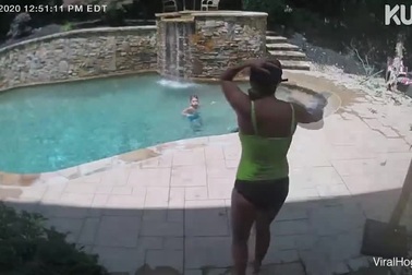 Người mẹ may mắn thoát chết kỳ diệu nhờ tiếng hét của con trai