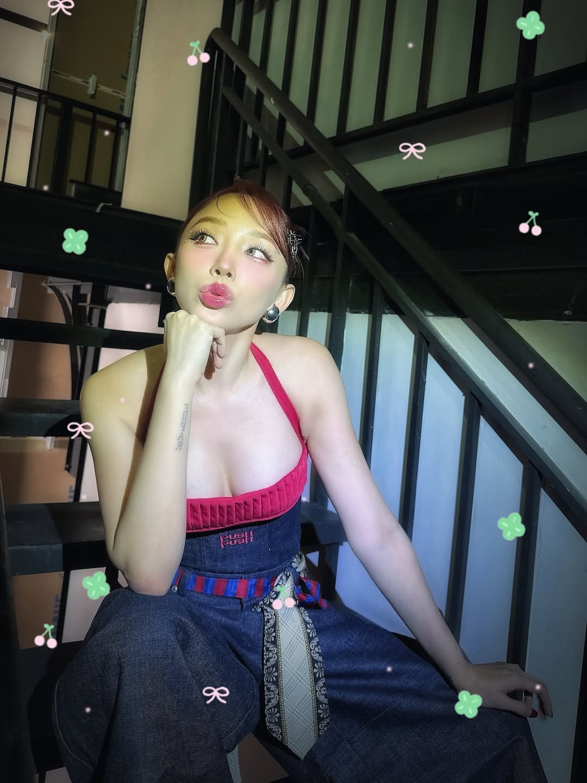 Tóc Tiên tuổi 36: Sắc vóc gợi cảm, hôn nhân với Touliver gây chú ý - 2 Tóc Tiên tuổi 36: Sắc vóc gợi cảm, hôn nhân với Touliver gây chú ý - 2