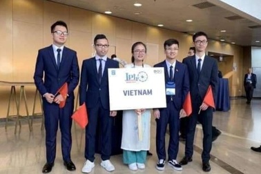 Nữ sinh duy nhất trong đoàn Việt Nam giành huy chương Vàng Olympic Vật lý Quốc tế 2019