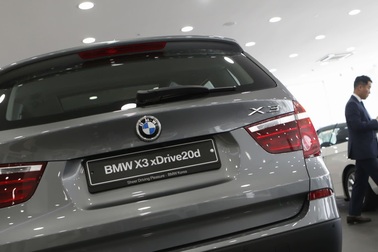 Hàn Quốc cấm hàng chục nghìn xe BMW ra đường