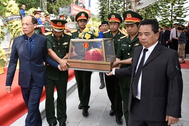 Truy điệu, an táng 10 hài cốt liệt sĩ hy sinh tại Lào