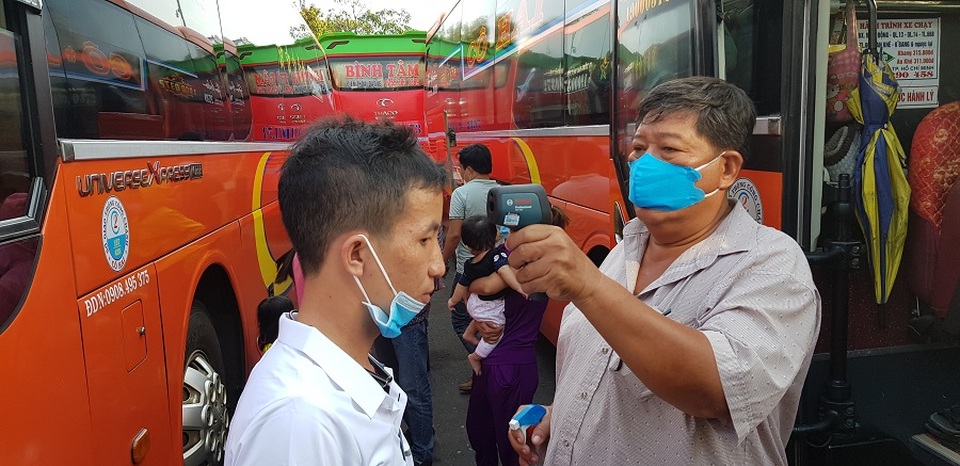 Phi công người Anh bị xẹp phổi, thêm 1 ca tái dương tính Covid-19 - 2 Phi công người Anh bị xẹp phổi, thêm 1 ca tái dương tính Covid-19 - 2