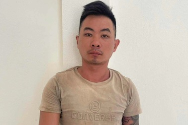 Rạng sáng, xông vào nhà dùng dao kề cổ phụ nữ cướp tài sản