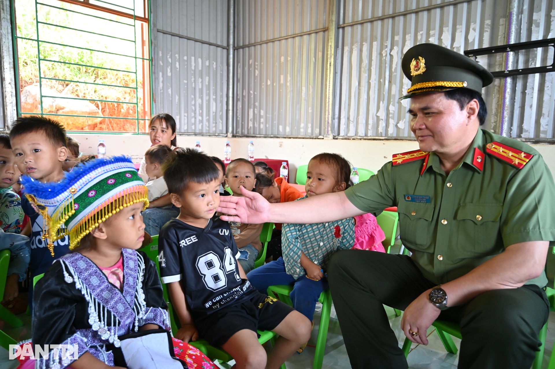 Báo Dân trí phối hợp cùng các đơn vị khởi công điểm trường Lũng Khỉnh - 4 Báo Dân trí phối hợp cùng các đơn vị khởi công điểm trường Lũng Khỉnh - 4