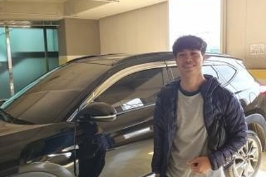 Công Phượng khoe xế hộp ở Hàn Quốc