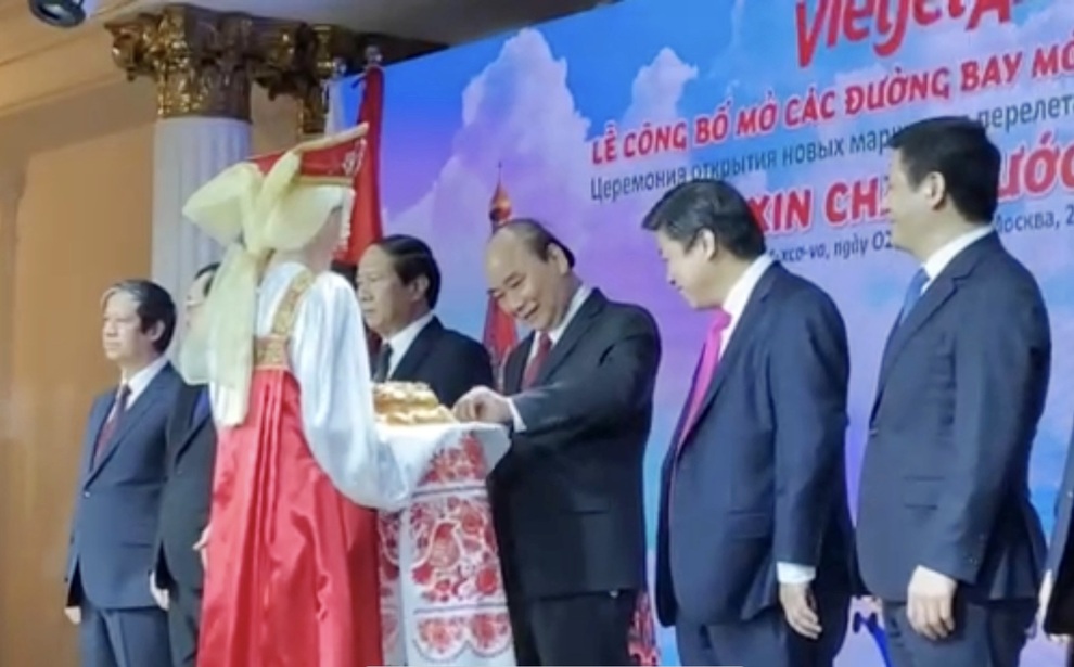 Vietjet công bố các đường bay thẳng tới Mát-xcơ-va nhân chuyến thăm Nga của Chủ tịch nước Nguyễn Xuân Phúc - 2 Vietjet công bố các đường bay thẳng tới Mát-xcơ-va nhân chuyến thăm Nga của Chủ tịch nước Nguyễn Xuân Phúc - 2