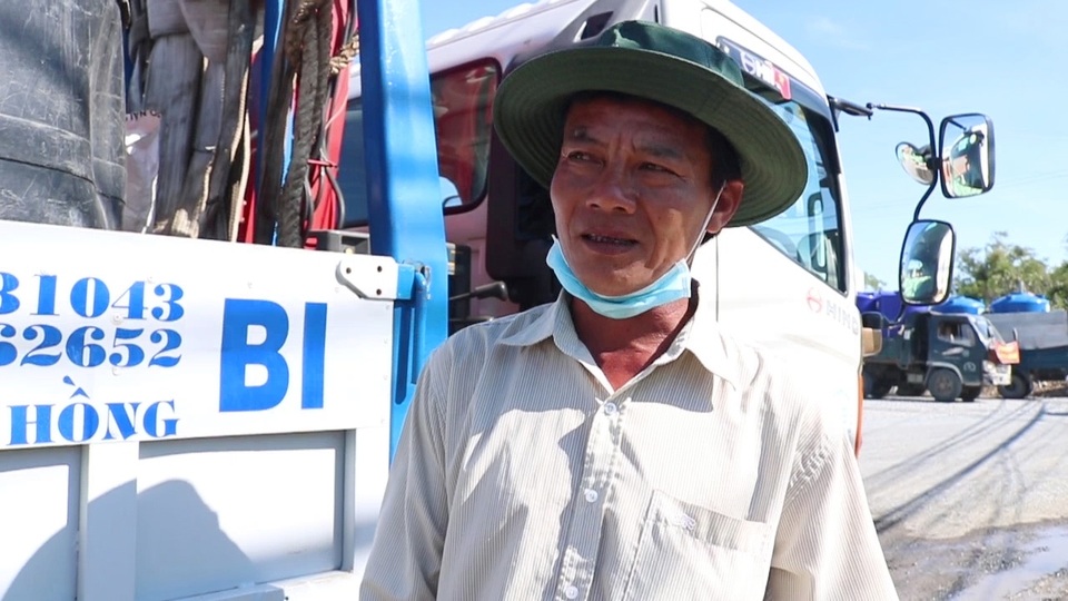 Những giọt nước nghĩa tình tại vùng hạn mặn khắc nghiệt lịch sử - 3 Những giọt nước nghĩa tình tại vùng hạn mặn khắc nghiệt lịch sử - 3