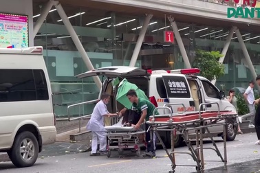 Bão cắt đứt bếp từ thiện, bệnh nhân chống đói bằng mì tôm