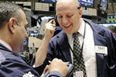 800 tỷ USD - FED "tung" gói hỗ trợ lớn nhất trong lịch sử Mỹ