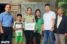 Bạn đọc giúp 2 đứa trẻ mồ côi cha hơn 150 triệu đồng