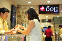 Vàng lùi về ngưỡng 38 triệu đồng/lượng