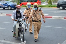 Từ hôm nay, CSGT được dừng xe trong những trường hợp nào?