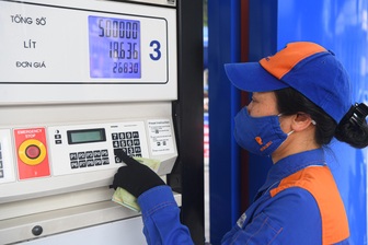 Giá xăng dầu đồng loạt giảm, có loại giảm hơn 500 đồng/lít
