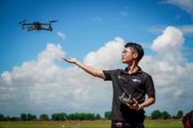 Kỹ sư 9X đưa công nghệ không người lái lên cánh đồng Việt Nam