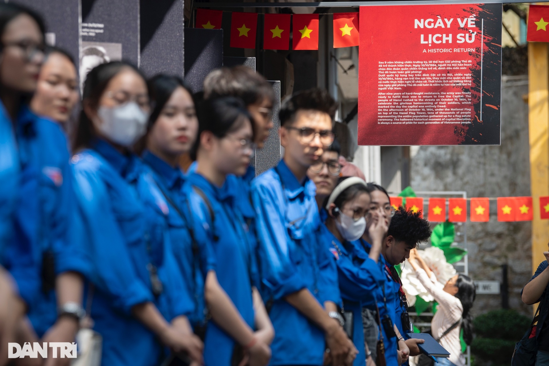 Xúc động hình ảnh chào cờ đêm giao thừa 1952 của tù chính trị Nhà tù Hỏa Lò - 14 Xúc động hình ảnh chào cờ đêm giao thừa 1952 của tù chính trị Nhà tù Hỏa Lò - 14