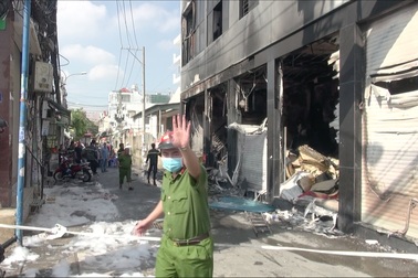 Vụ cháy nhà 7 người mắc kẹt tại TPHCM: 1 nạn nhân đã tử vong