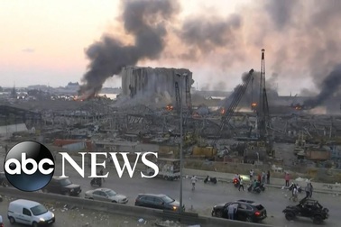 Khoảnh khắc vụ nổ khủng khiếp ở Li Băng