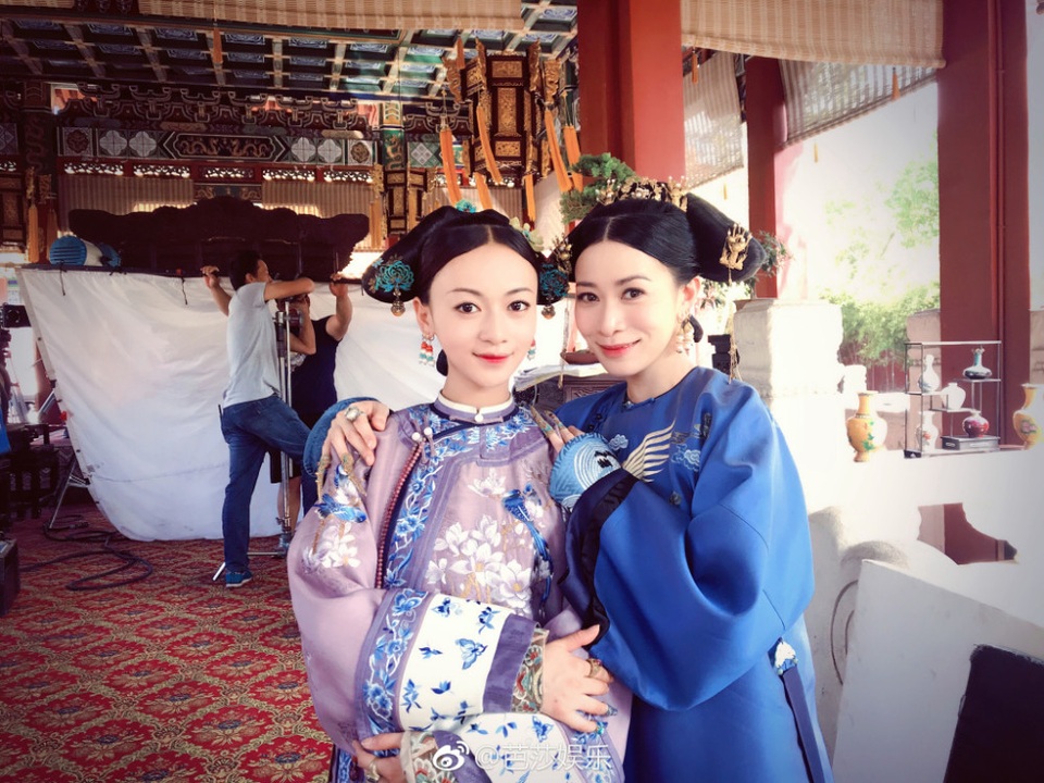 Nhàn Phi Xa Thi Mạn để lộ gương mặt mộc ở tuổi 45 - 6 Nhàn Phi Xa Thi Mạn để lộ gương mặt mộc ở tuổi 45 - 6