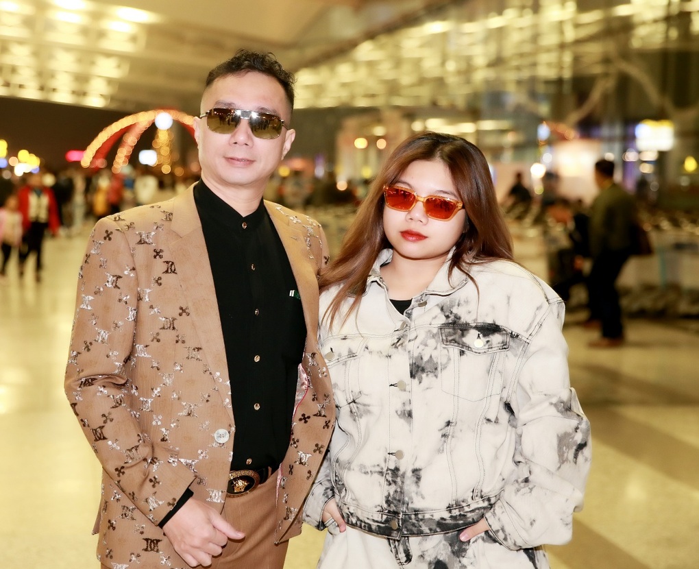 NTK Đỗ Trịnh Hoài Nam lên đường sang Mỹ, quảng bá áo dài Việt - 2 NTK Đỗ Trịnh Hoài Nam lên đường sang Mỹ, quảng bá áo dài Việt - 2