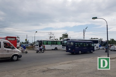 Nha Trang: Bãi xe quá tải vì khách Trung Quốc tăng mạnh, khách Nga phục hồi