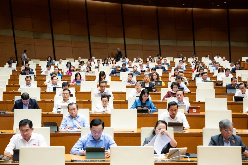 Правительство активно использует накопленные ресурсы для повышения зарплат и доходов - 2 Chính phủ được chủ động dùng nguồn tích lũy để tăng lương và thu nhập - 2