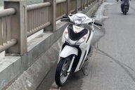 Nam thanh niên bỏ lại xe máy rồi nhảy cầu Vĩnh Tuy