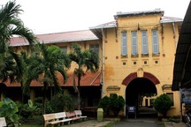 Ý kiến trái chiều về việc đập bỏ, xây mới ngôi trường gần trăm tuổi