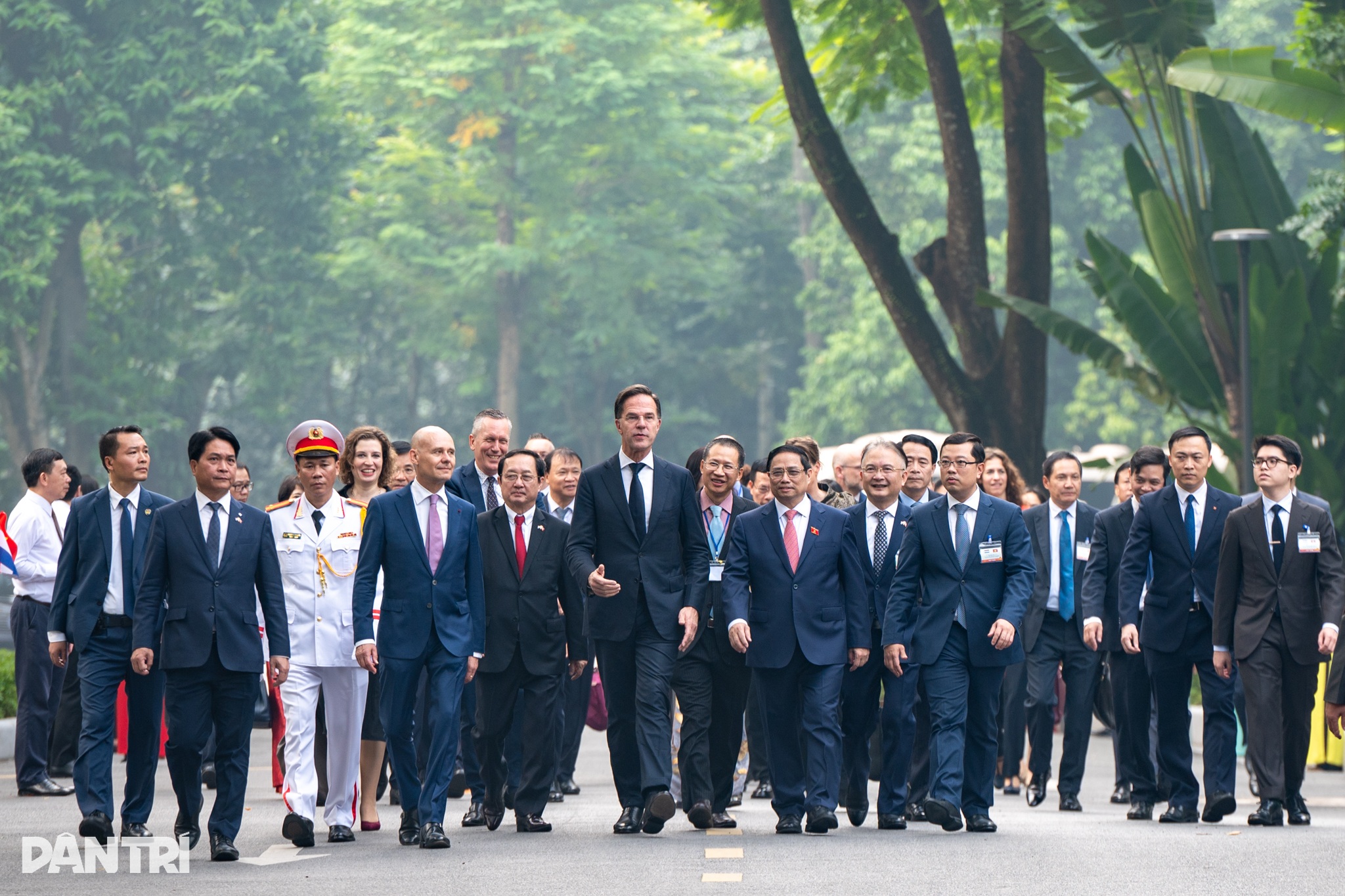 នាយករដ្ឋមន្ត្រី Pham Minh Chinh អញ្ជើញជាអធិបតីក្នុងពិធីស្វាគមន៍ចំពោះដំណើរទស្សនកិច្ចរបស់នាយករដ្ឋមន្ត្រីហូឡង់នៅវៀតណាម - 4 Thủ tướng Phạm Minh Chính chủ trì lễ đón Thủ tướng Hà Lan thăm Việt Nam - 4