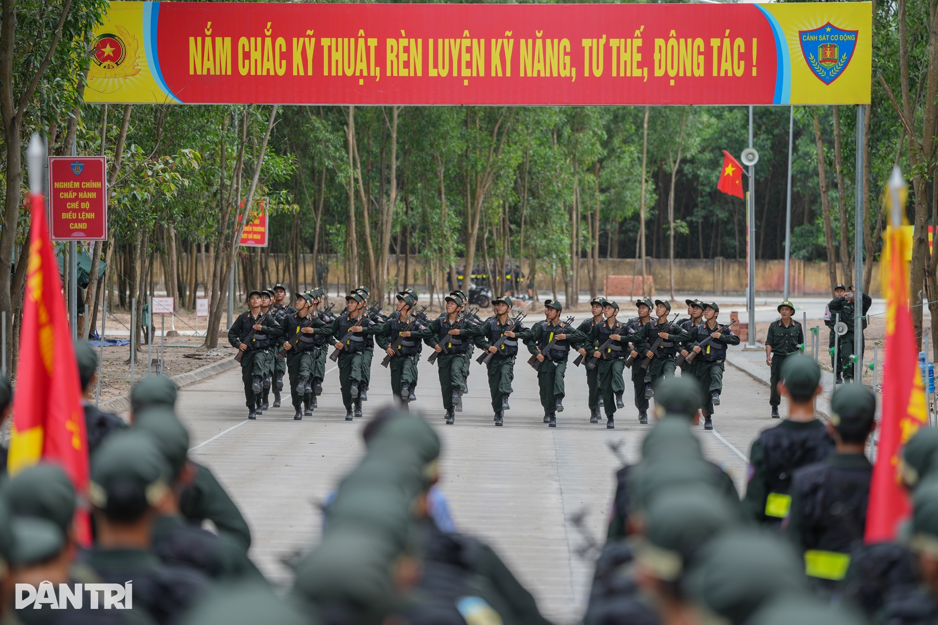 Bên trong thao trường huấn luyện diễu binh, diễu hành cho đại lễ 30/4 - 5