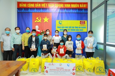 Generali Việt Nam sẻ chia niềm vui Tết với 500 trẻ mồ côi do Covid-19