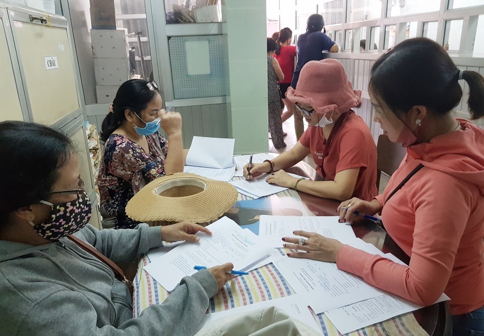 Hàng chục tiểu thương chợ Đầm Nha Trang đóng cửa, nghỉ bán vì Covid-19 - 7 Hàng chục tiểu thương chợ Đầm Nha Trang đóng cửa, nghỉ bán vì Covid-19 - 7
