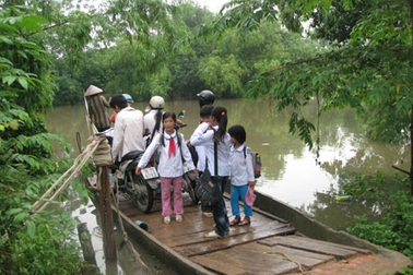 Đề xuất 40 tỉ đồng xây cầu cho xã “ốc đảo” giữa lòng Hà Nội