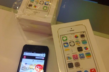 iPhone 5S màu vàng đầu tiên sẽ về Việt Nam trong trưa nay