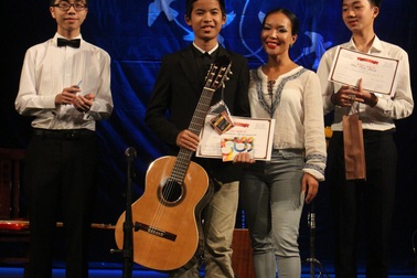 Lộ diện hai gương mặt giành giải cao nhất Liên hoan Guitar Quốc tế Alma Hà Nội