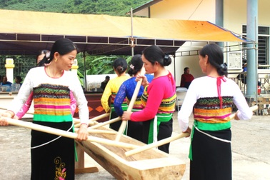 Bảo tồn, phát huy giá trị văn hóa truyền thống