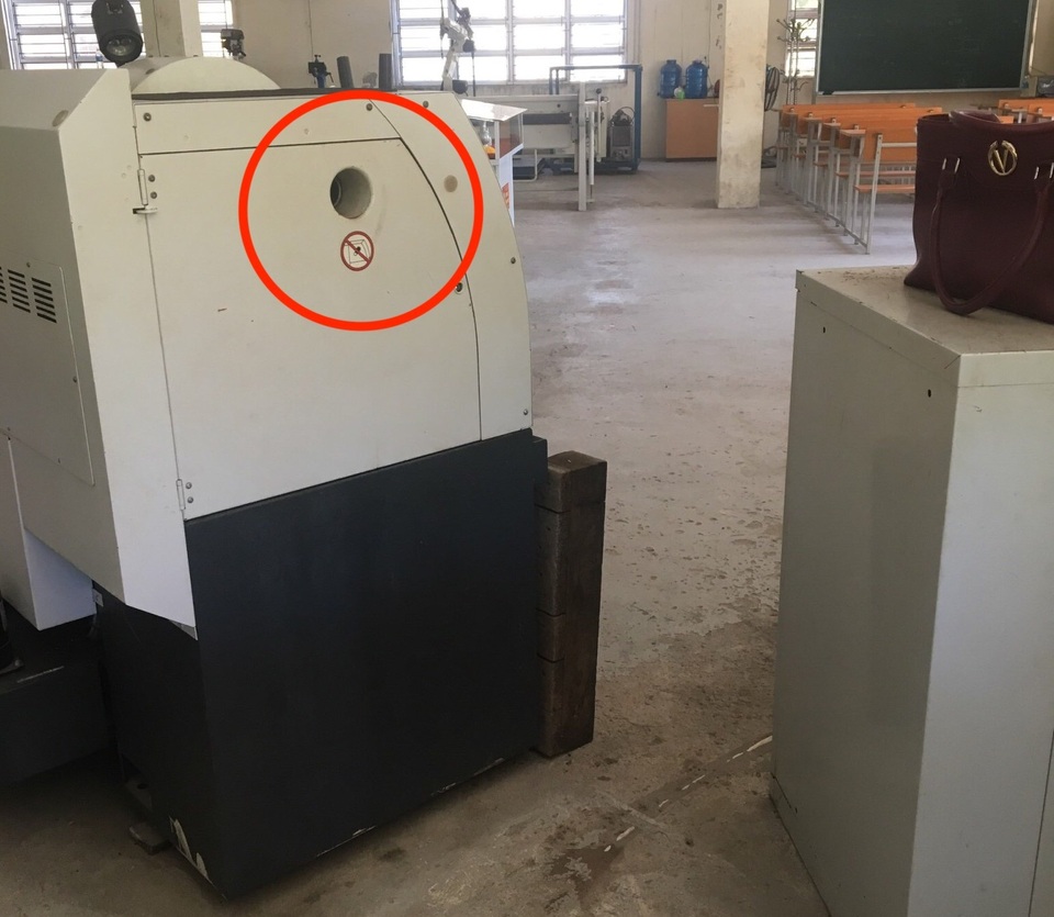 Nam sinh bị máy tiện quấn đứt cánh tay, gia đình bức xúc đòi hỗ trợ! - 4 Nam sinh bị máy tiện quấn đứt cánh tay, gia đình bức xúc đòi hỗ trợ! - 4