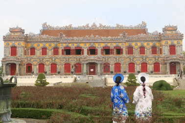 Cận cảnh cung điện ở Huế sau 5 năm phục dựng