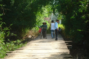 Rơi khỏi cầu, một phụ nữ thiệt mạng