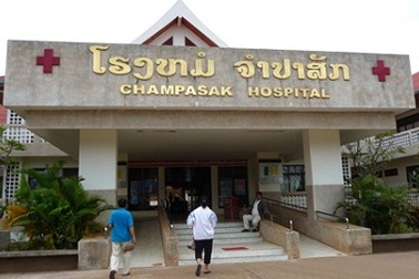 Việt kiều xây tặng bệnh viện Lào khoa sản