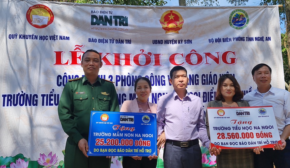 Xây dựng 3 phòng công vụ tặng giáo viên cắm bản vùng biên giới dịp 20/11 - 9 Xây dựng 3 phòng công vụ tặng giáo viên cắm bản vùng biên giới dịp 20/11 - 9