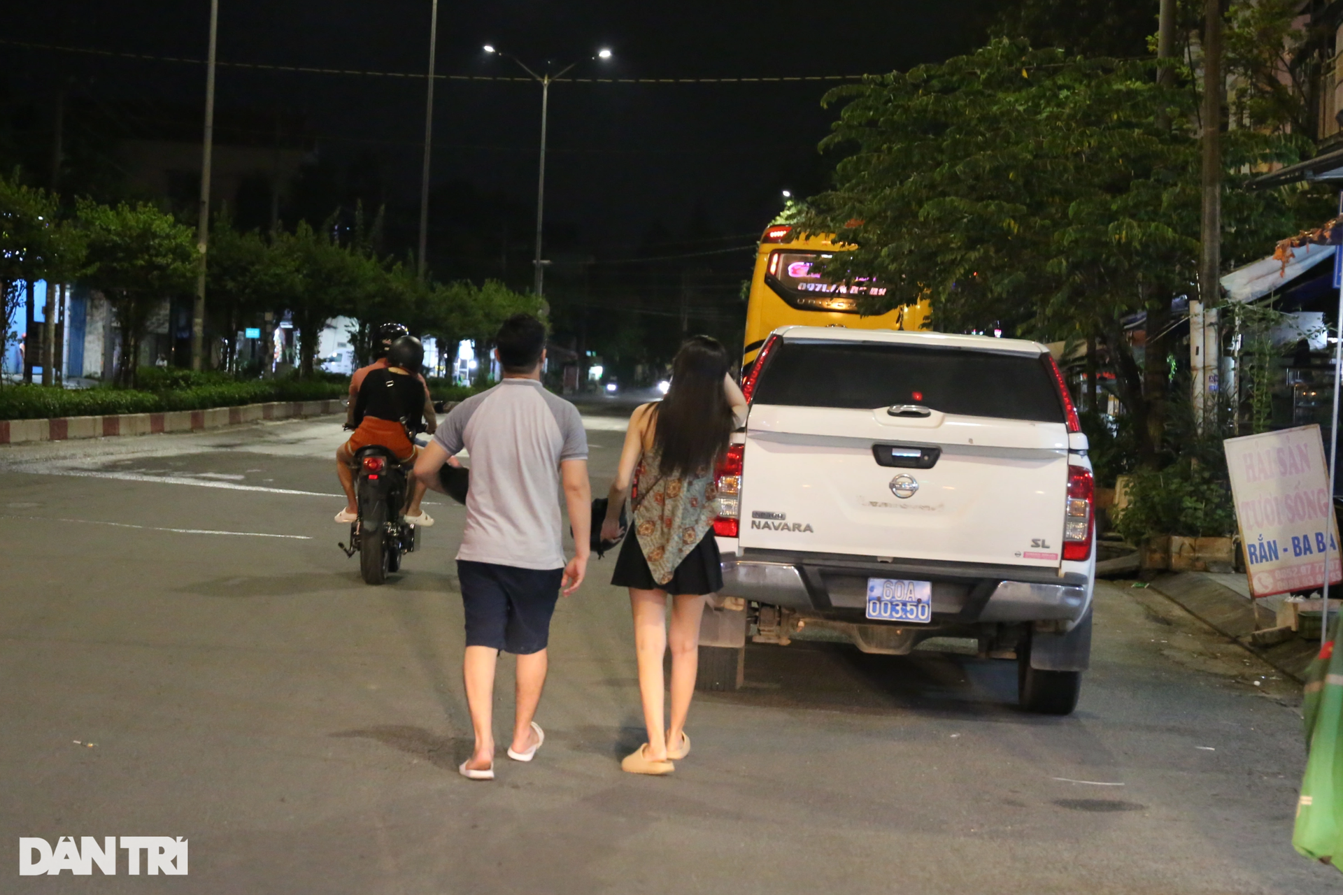 Một đêm CSGT Đồng Nai phạt 40 trường hợp vi phạm nồng độ cồn ở TP Biên Hòa - 10 Một đêm CSGT Đồng Nai phạt 40 trường hợp vi phạm nồng độ cồn ở TP Biên Hòa - 10