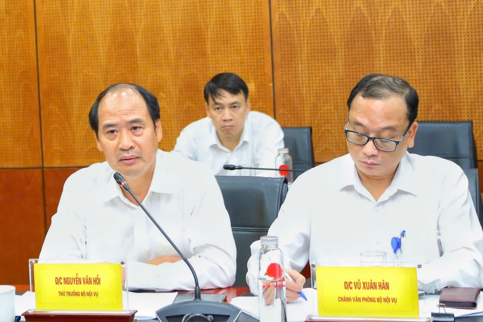 Cuộc cách mạng diễn tiến thần tốc, Bộ trưởng thấm giá trị của cống hiến - 2 Cuộc cách mạng diễn tiến thần tốc, Bộ trưởng thấm giá trị của cống hiến - 2