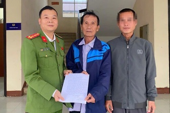 Người đàn ông tìm được con trai sau gần 10 tháng không rõ tung tích