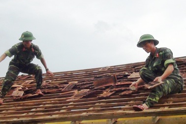 Thừa Thiên - Huế: Thiệt hại lớn sau cơn lốc dữ