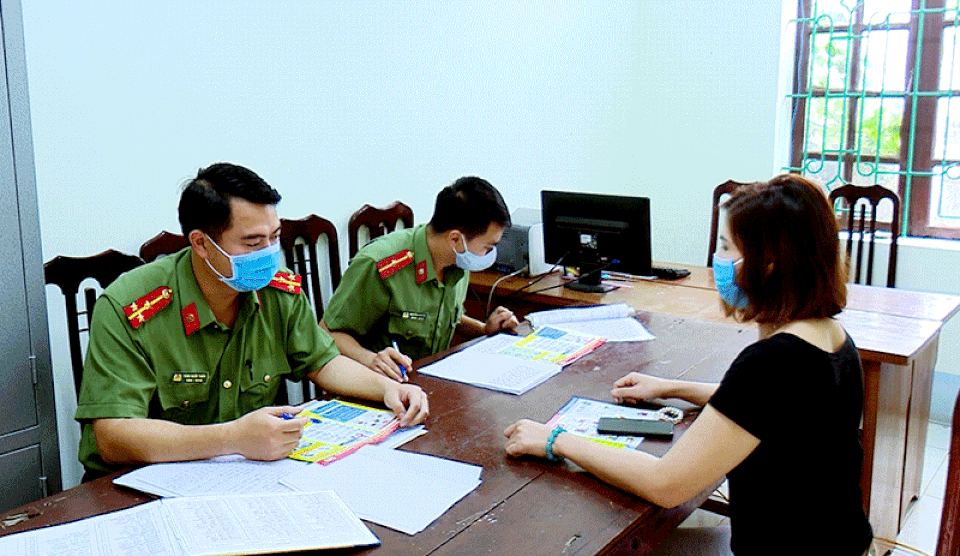 3 người bị xử phạt vì xuất nhập cảnh trái phép sang Trung Quốc - 1 3 người bị xử phạt vì xuất nhập cảnh trái phép sang Trung Quốc - 1