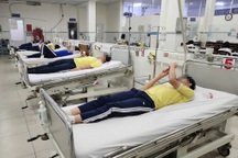 Học sinh liên tục ngộ độc thực phẩm, phụ huynh "đứng ngồi không yên"