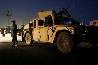 Đánh bom rung chuyển khách sạn cho người nước ngoài ở Afghanistan