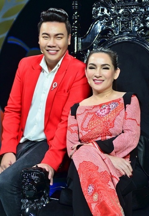 Ca khúc Bậu ơi đừng khóc do cố ca sĩ Phi Nhung hát thắng giải Mai Vàng - 1