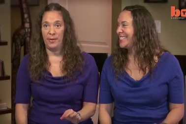 Video về cặp chị em song sinh đặc biệt