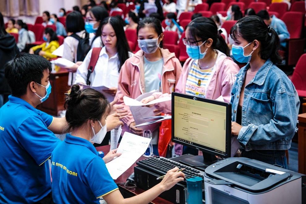 Nhập học online, tân sinh viên vẫn tốn...101 loại phí - 1 Nhập học online, tân sinh viên vẫn tốn...101 loại phí - 1